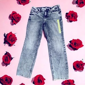 Silver Jeans - Women’s Suki Straight Size 16, NOTE: Shortened Length is 28”